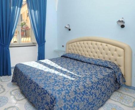 أمالفي B&B Palazzo Pisani الغرفة الصورة